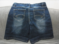 大きなサイズのショートパンツ