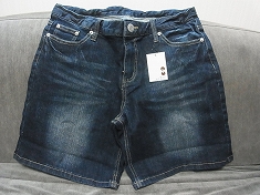 大きなサイズのショートパンツ