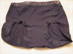 トラタニショーツ