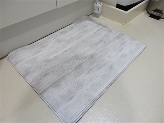 ダイソー　抗菌クッションマット　