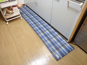 ニトリ　　キッチン用クッションフロアマット