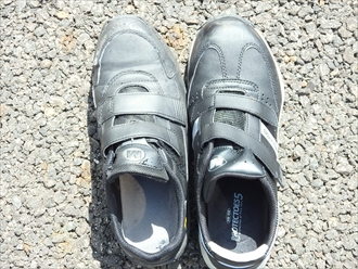 安全靴の足先の横幅の比較