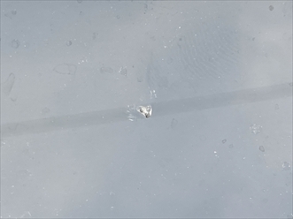 車のフロントガラス傷修理