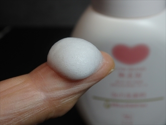 牛乳石鹸　カウブランド　無添加　泡の洗顔料の使用感