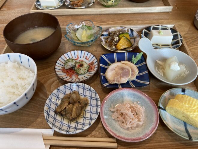 京都　祇園四条　ごはんや　村上で豆皿定食