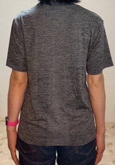 ファミマ「コンビニエンスウェア」の進化が止まらない！機能Tシャツの素材感がすごい【高身長女子着用感レビュー】