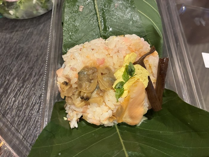BOSS FOODS MARKETの朴葉寿司
